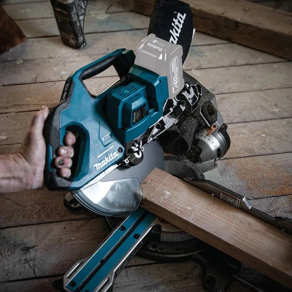 Makita GSL02Z 40V Max XGT Brushless Cordless 8-1/2" Dual-Bevel - Image 2