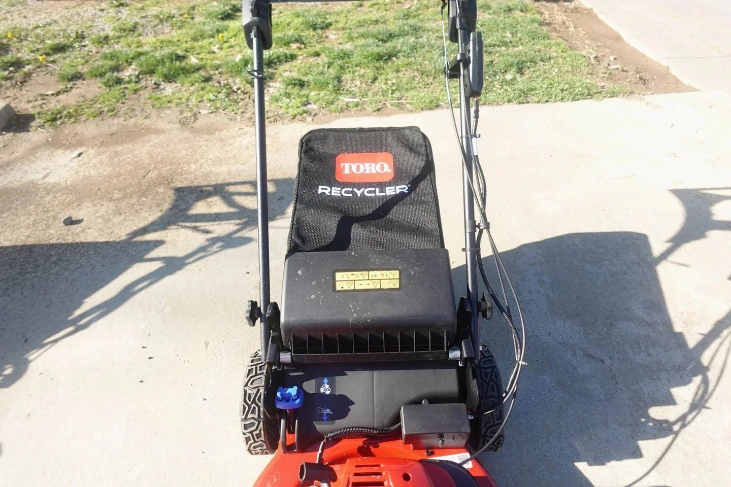 Toro 22" Electric-Start Recycler Personal Pace Self-Propelled Gas Lawn Mowers. - Image 2