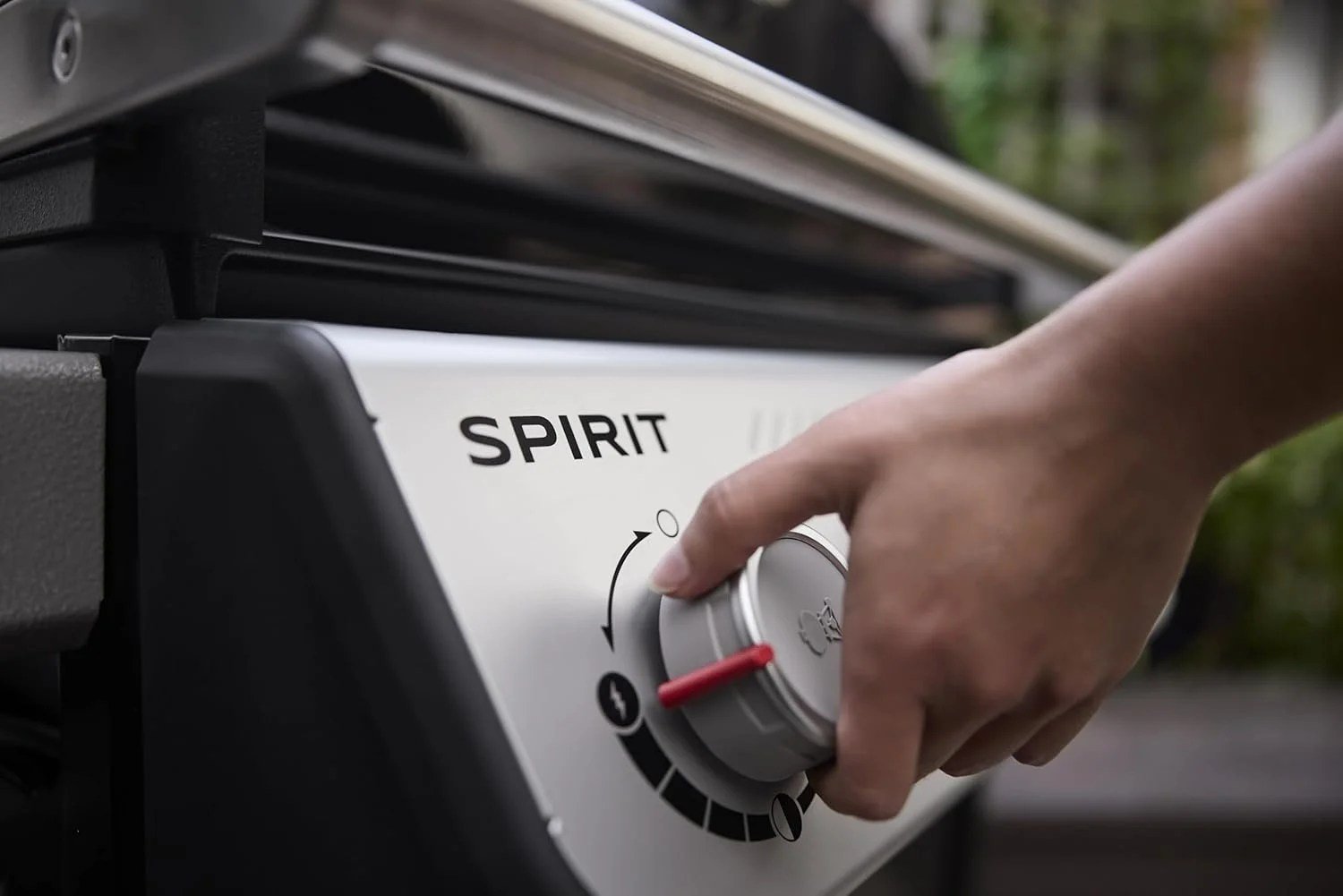 Weber SPIRIT 2-Burner Grill E-210 Liquid Propane Black - Image 2