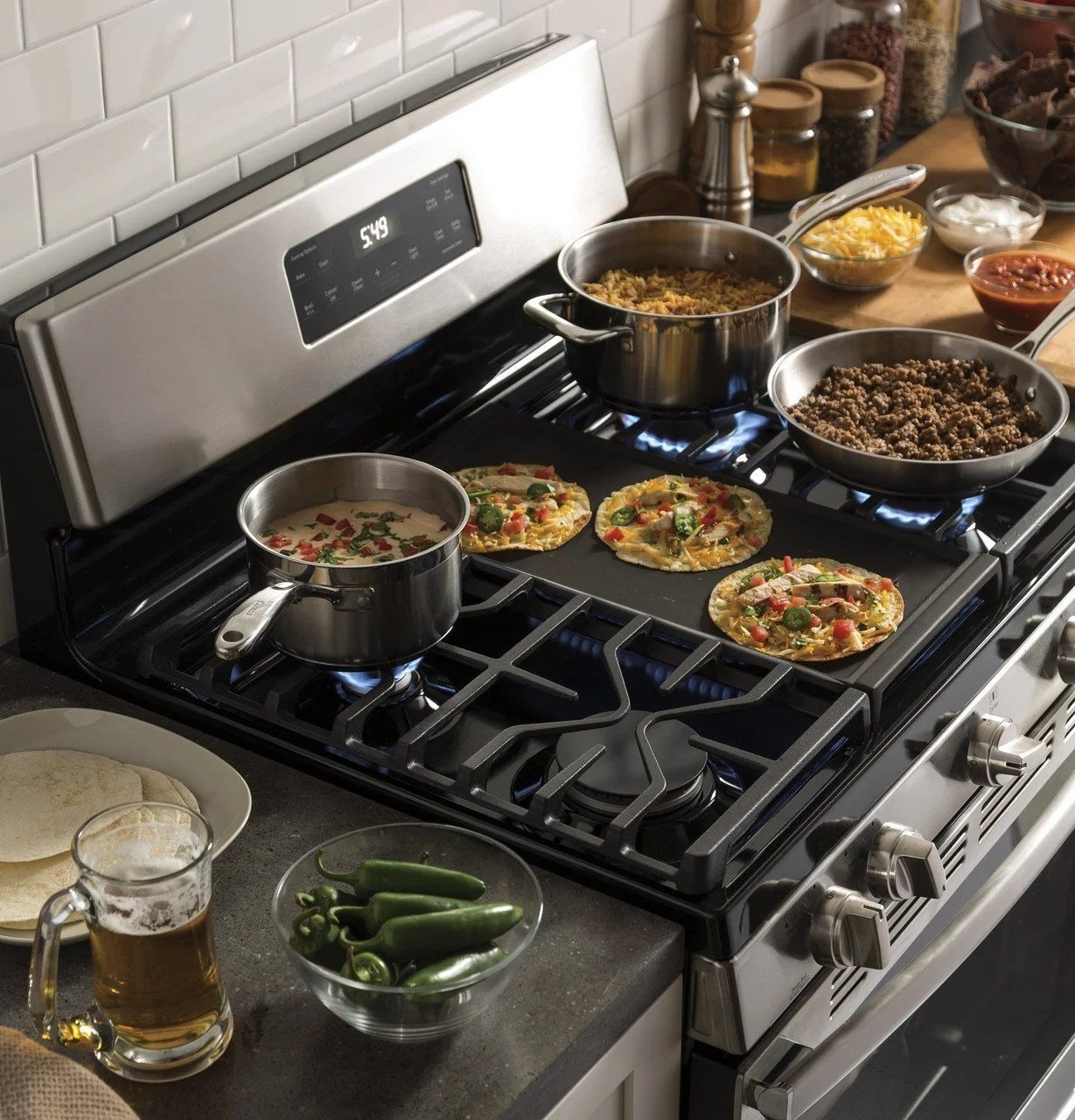 GE 30" Freestanding Gas Range - Image 7
