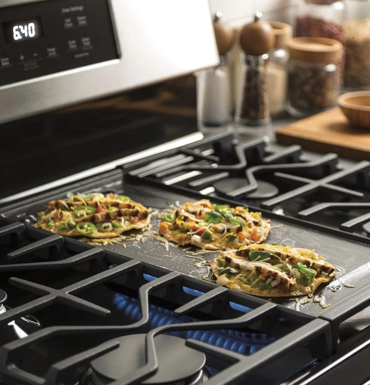 GE 30" Freestanding Gas Range - Image 10