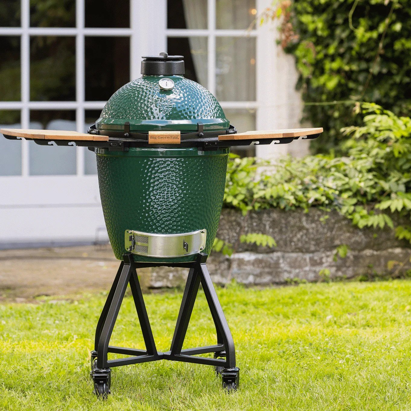 Big Green Egg Medium Ceramic Charcoal Grill - Image 3